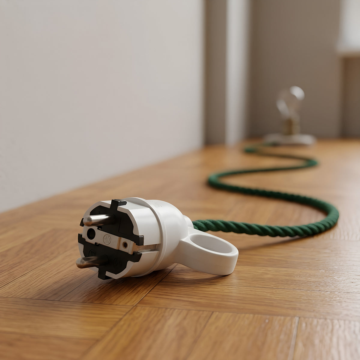 Ficha macho Schuko com anel extrator