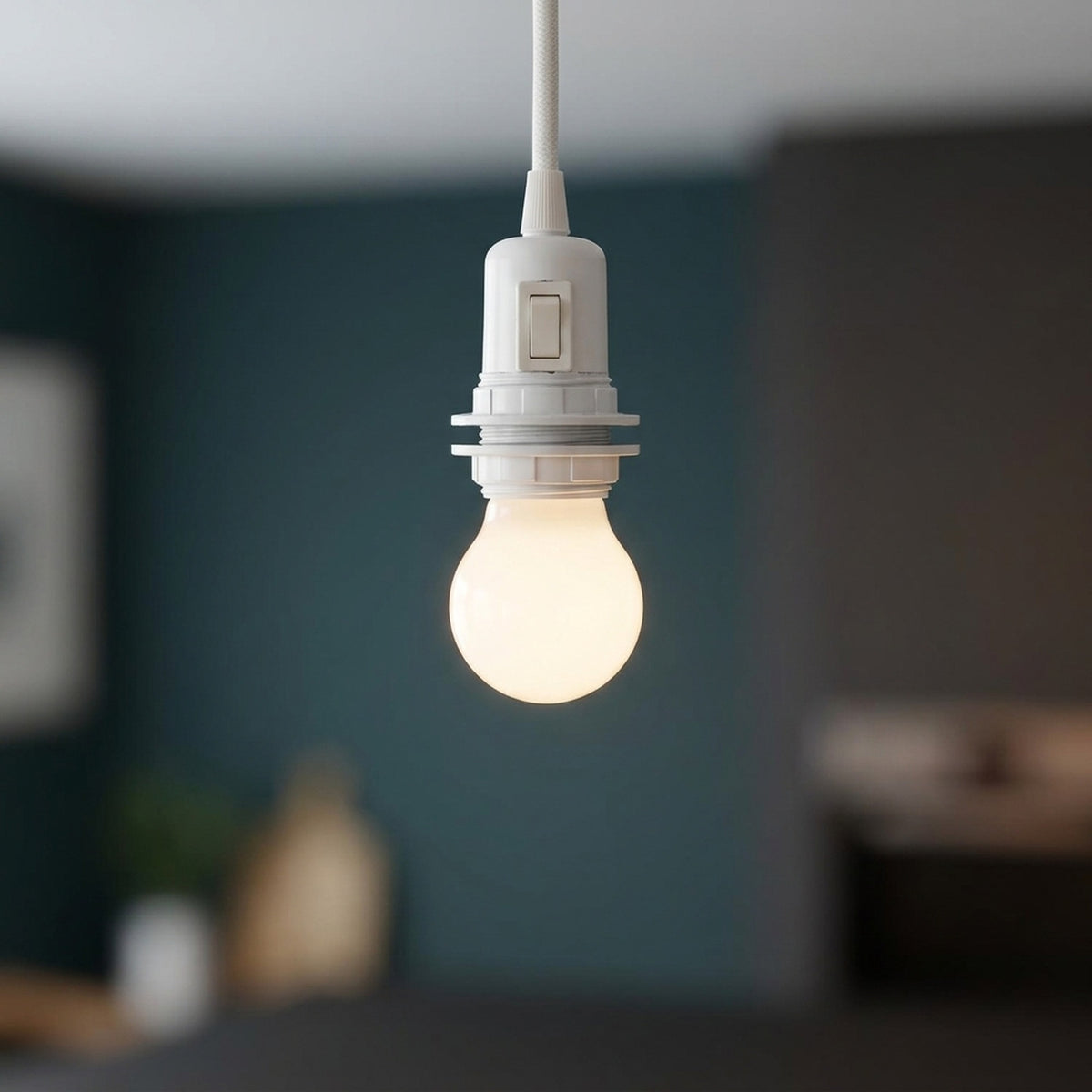 Casquilho E27 em baquelite com anel duplo e interruptor — Branco