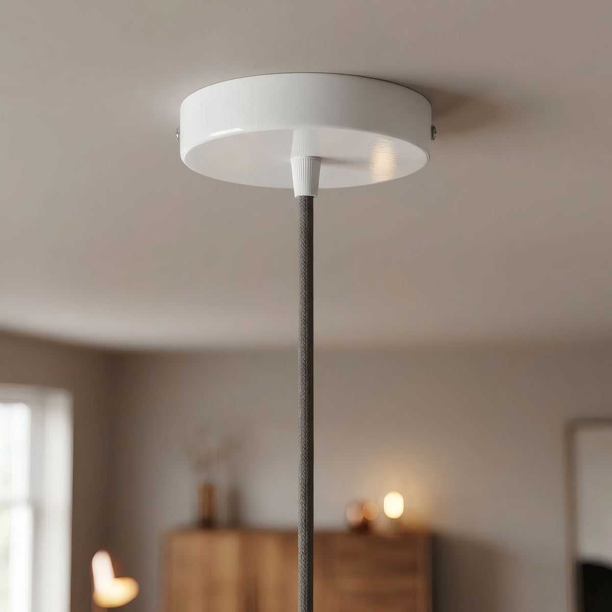 Florão cilíndrico em metal, Ø 120 mm — Cónico em termoplástico / Branco brilhante