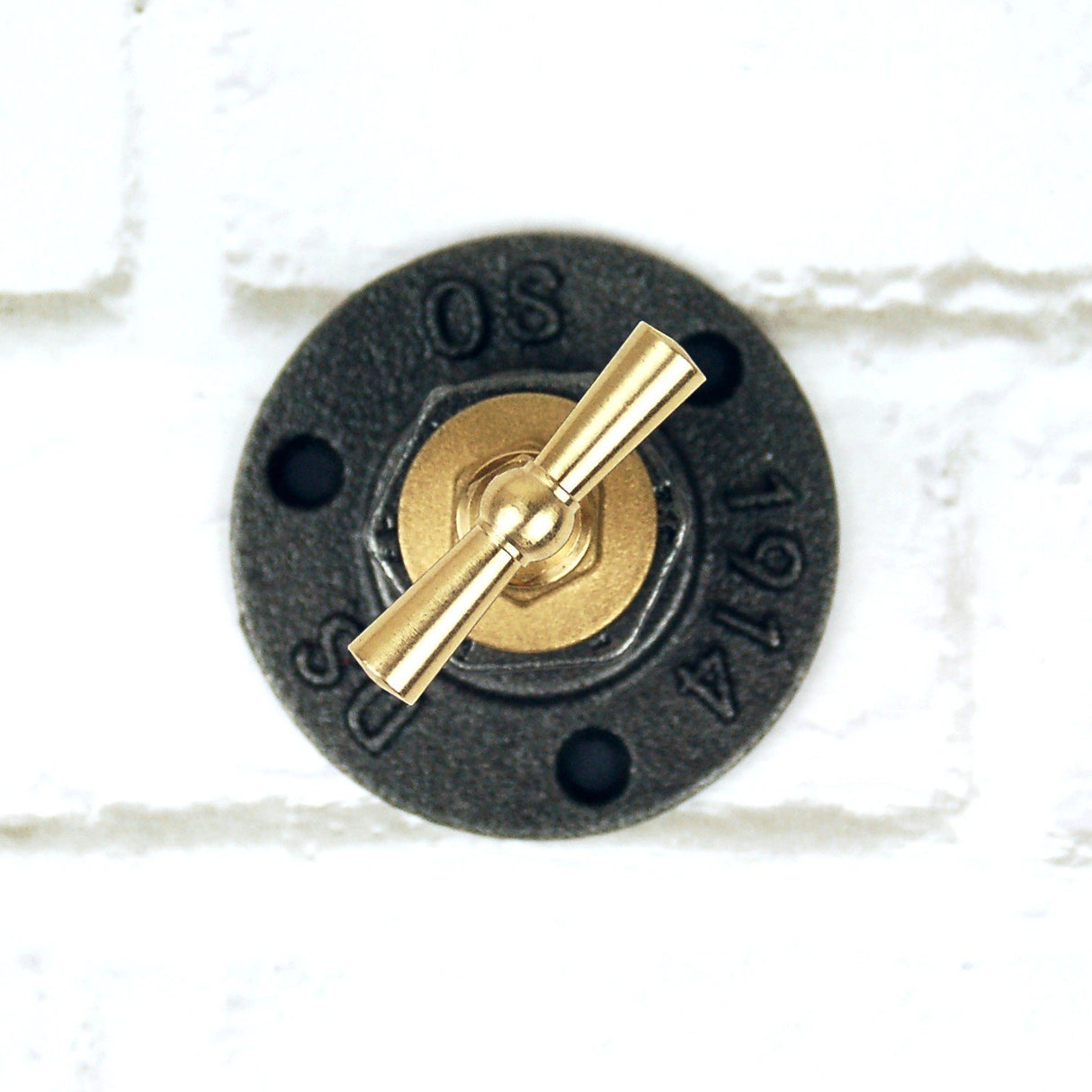 porte-manteau mural loft en fonte avec robinet en laiton