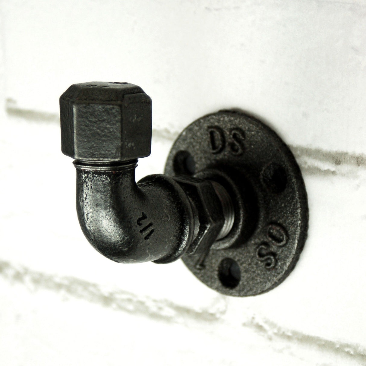 Patère, porte-manteau coudée en fonte et acier noir style steampunk petit modèle