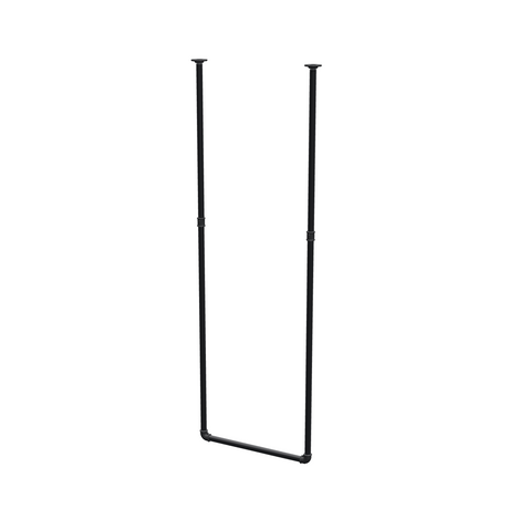 Varão de roupa suspenso do teto em tubo de aço pintado de preto mate Ø 27 mm — largura 56 cm, altura sob o teto 173 cm, vista de três quartos sobre fundo branco