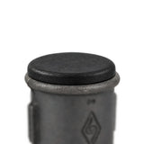 Tampão de plástico preto a fechar uma luva em ferro fundido preto Eco