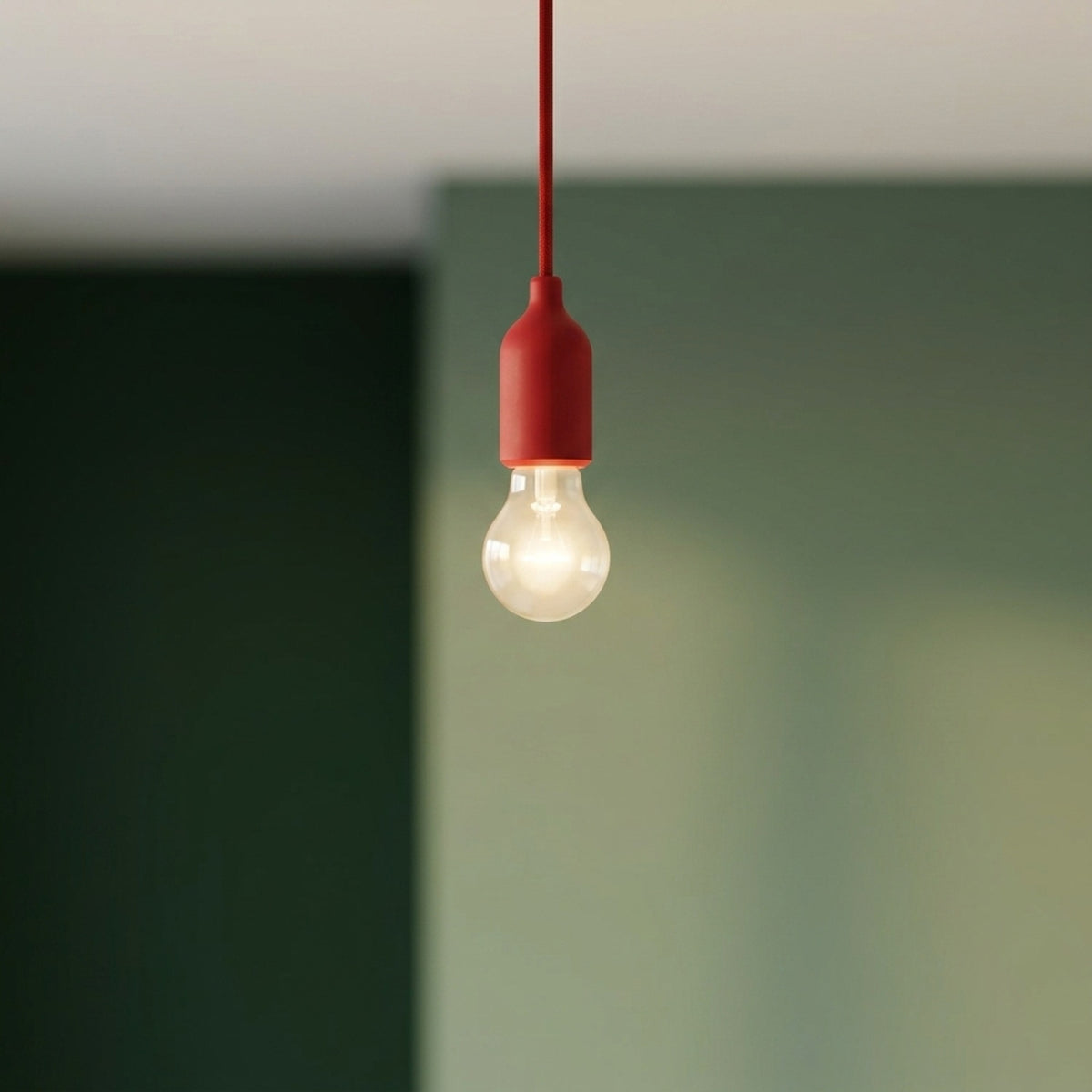 Casquilho E27 em silicone com prensa-cabo oculto — Vermelho