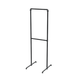Portant à vêtements autoportant double niveau en tuyaux de plomberie noirs Ø 27 mm — largeur 50 cm, hauteur 176 cm, vue de trois quarts sur fond blanc