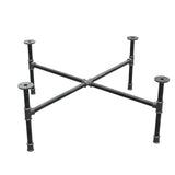 Base de mesa de centro industrial em ferro fundido, pés em cruz, 88 × 88 cm, altura 32 cm, vista de três quartos